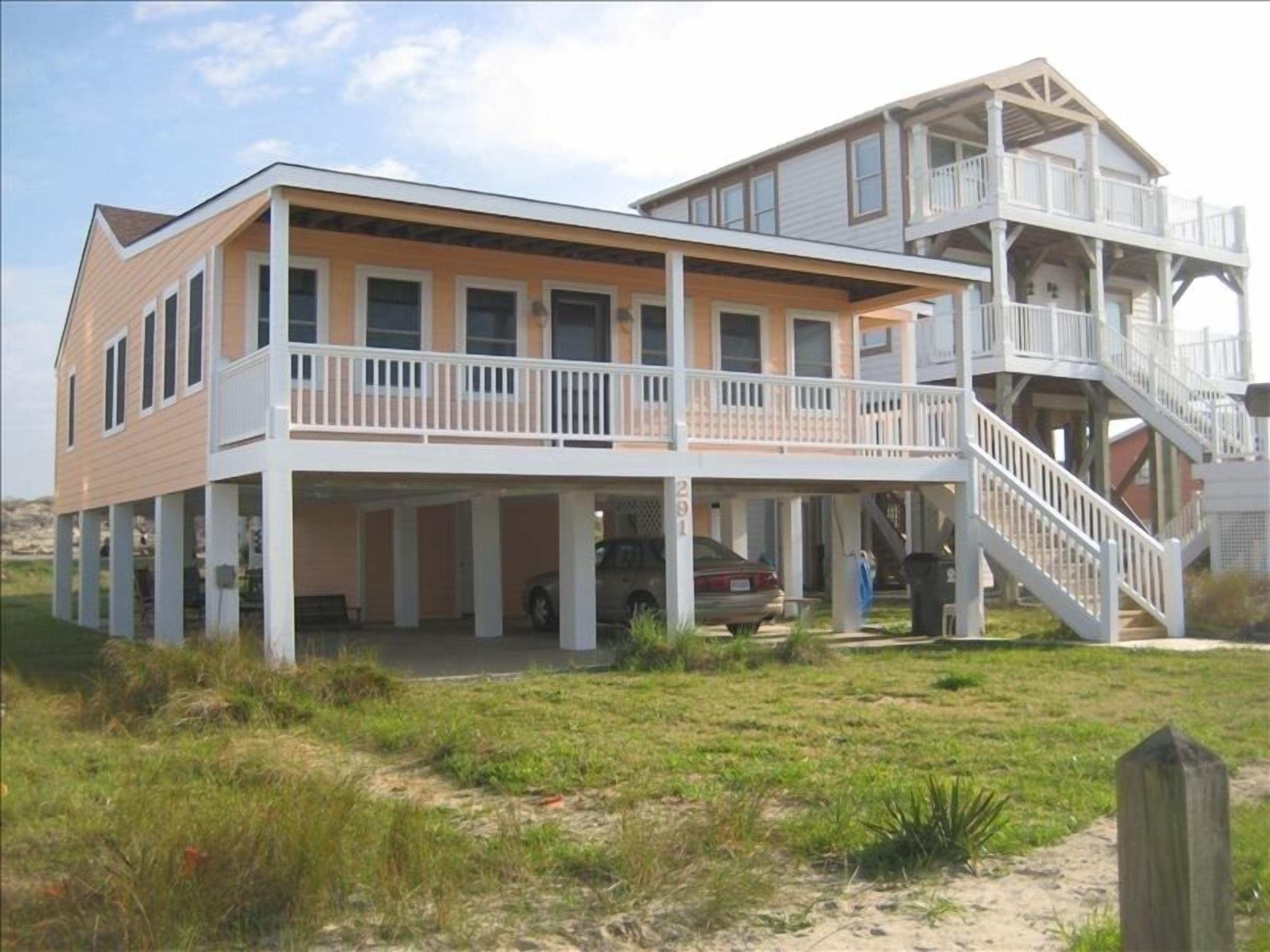 Classic Oceanfront Home; Beautiful Views and Cozy Setting