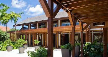 Award Winning Designer's Villa