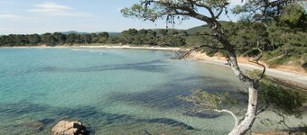 Beautiful T3, 150m from the beach, 2 bedrooms, large loggia, secure parking.