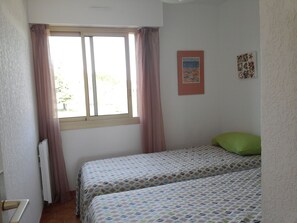 2 makuuhuonetta, silitysrauta/-lauta, Wi-Fi