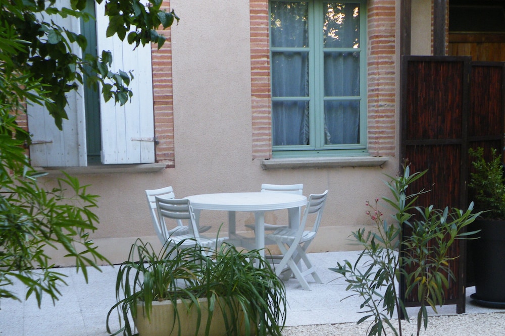 Cottage in town, calm and relaxing