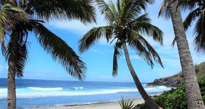 Charming stage ocean view, near lagoon, pool, garden ideal couple + baby