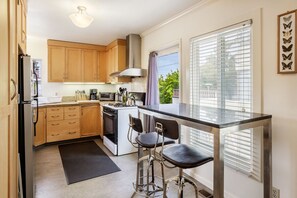 Fridge, microwave, oven, stovetop - 2 Bedroom Condo Only 1 Block to UCB (Berkeley)