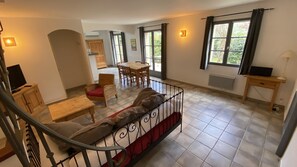 TV, stereo - charming house in Provence (Beaumes-De-Venise)