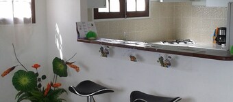 TOUT CONFORT, à l'étage d'une villa, proche du Port et de toutes commodités 