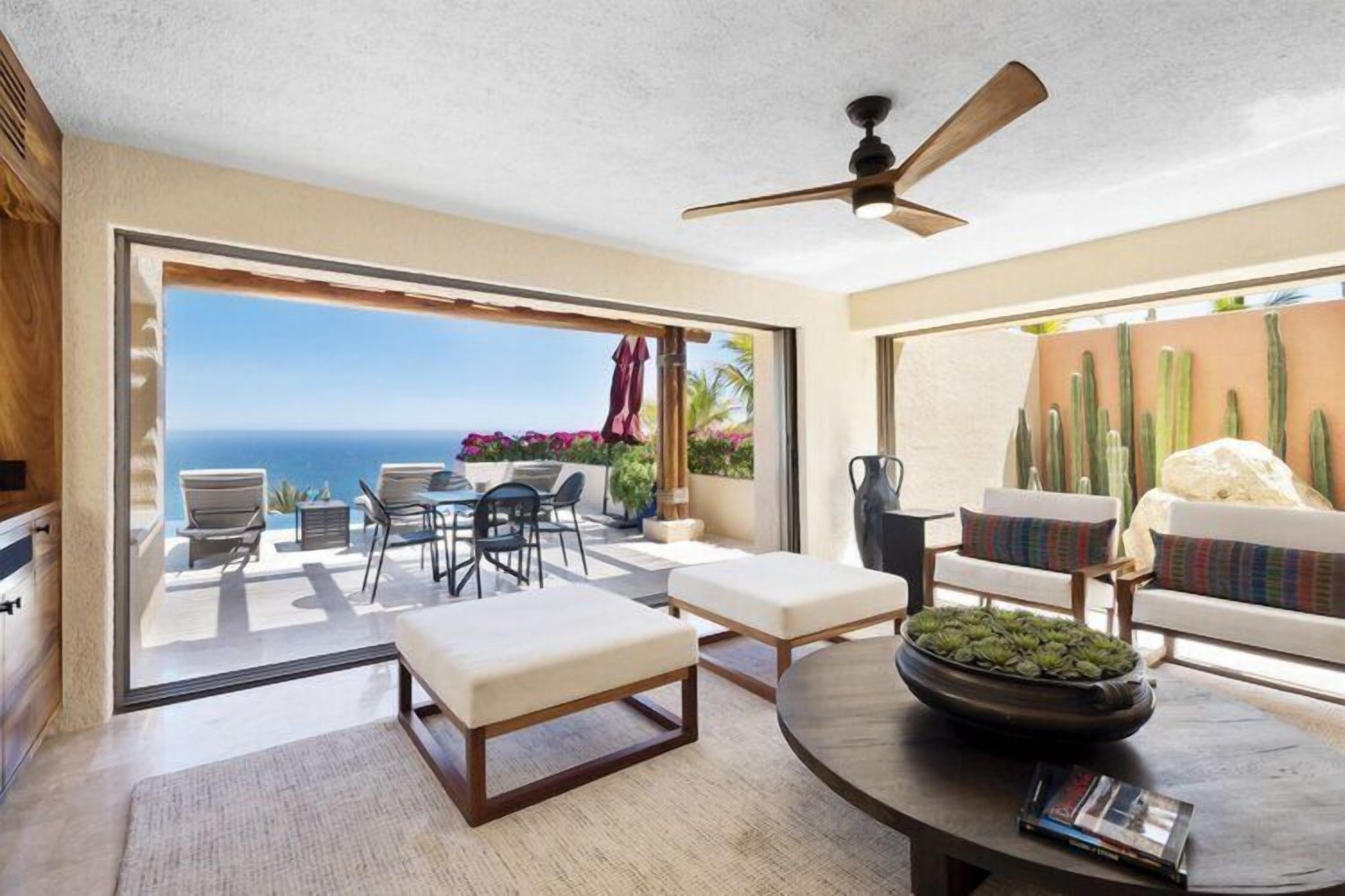 Spectacular Panoramic Views, Private Villa in Pedregal