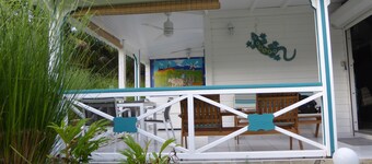 Creol bungalow / zwembad in exotische tuin (2 personen)