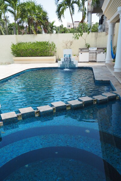 Discover Your Ocean Paradise at Villa Coronado: Your Dream Getaway Awaits!