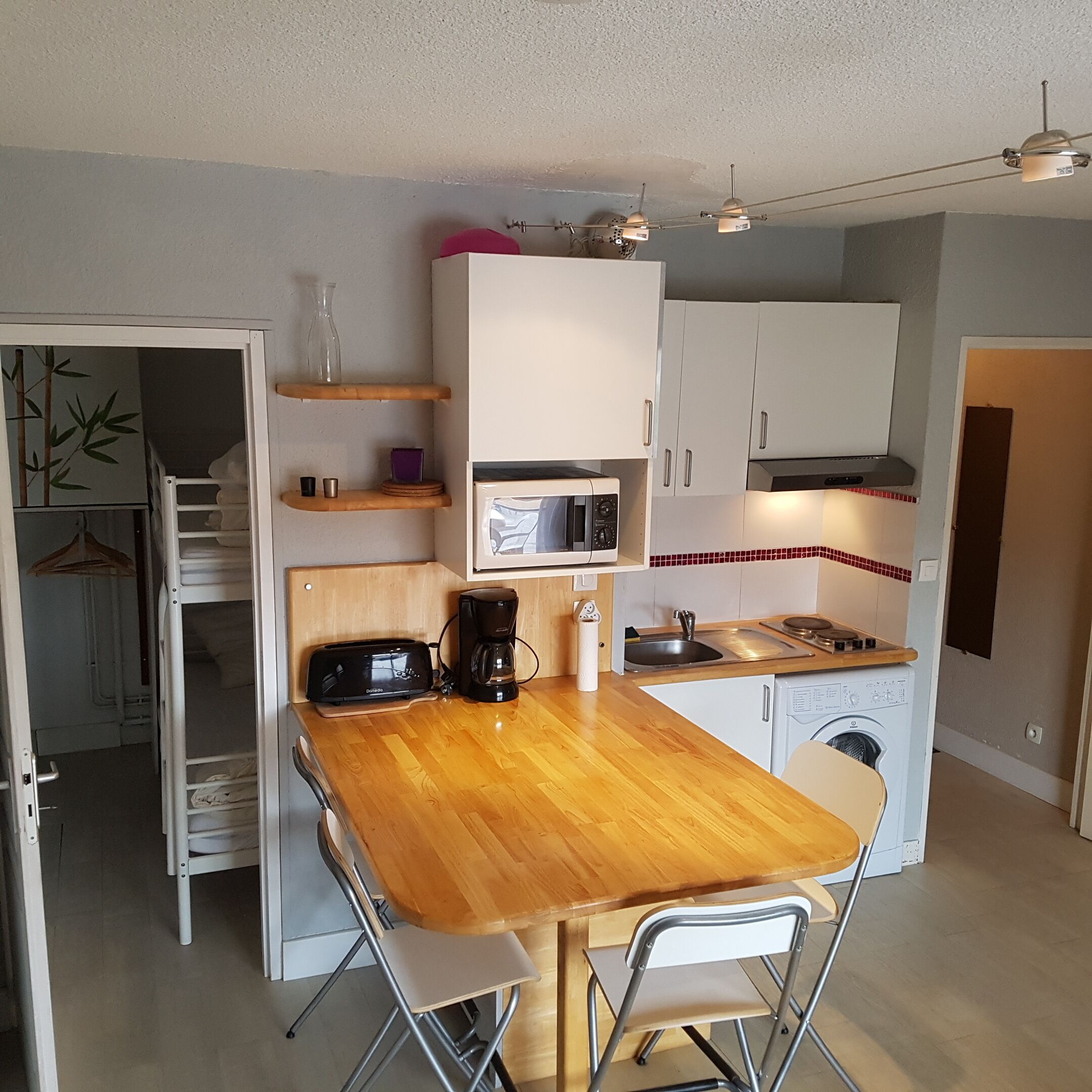 Nice studio modern and comfortable 4 people 200 m from the beach. Wireless.