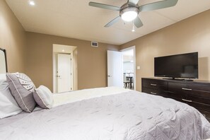 2 Schlafzimmer, BĂŒgeleisen/BĂŒgelbrett, kostenloses WLAN, BettwĂ€sche