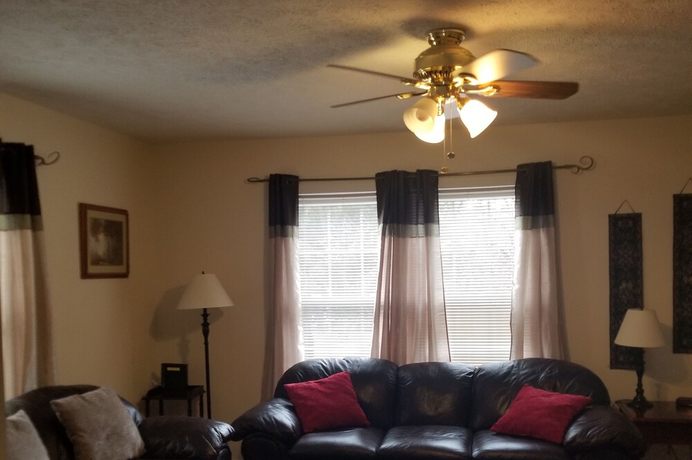 Charming Townhouse! $95/night!