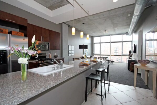 Fridge, microwave, oven, stovetop