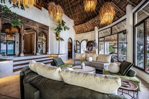 Interior - Villa Violeta Luxurious Secluded Beachfront Hideaway. Weekly & Monthly discounts (San Francisco)