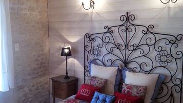 2 chambres, fer et planche Ă repasser, Wi-Fi gratuit, draps fournis