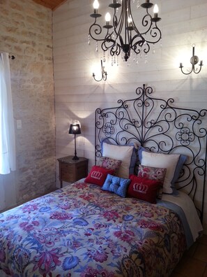 2 soverom, strykejern/-brett, wi-fi (inkludert) og sengetøy