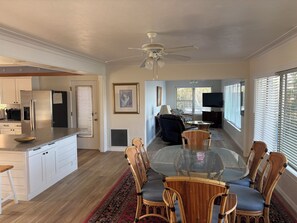 Dining - Snead Island Cut Home - Oceanfront near Anna Maria , Boat docking, pet friendly (Palmetto)