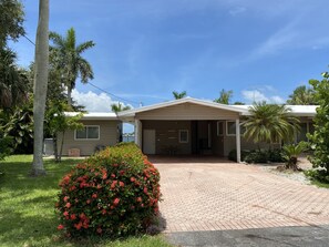 Exterior - Snead Island Cut Home - Oceanfront near Anna Maria , Boat docking, pet friendly (Palmetto)
