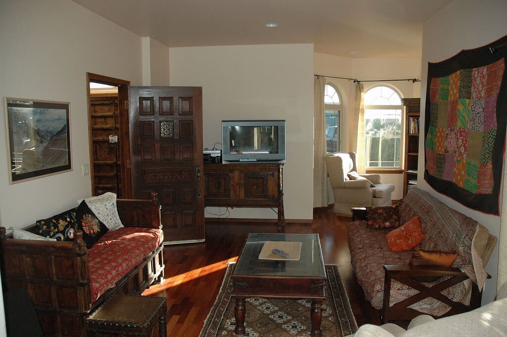 The House With Sea & Mountain Views, Sauna, Hot Tub, Jacuzzi, Free EV charge