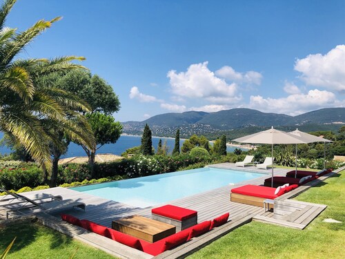 Villa golfe de Saint Tropez, exceptional sea view, swimming pool, beach on foot (5mn)