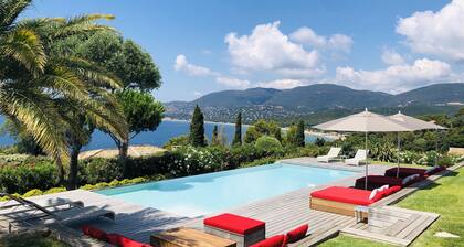 Villa golfe de Saint Tropez, exceptional sea view, swimming pool, beach on foot (5mn)