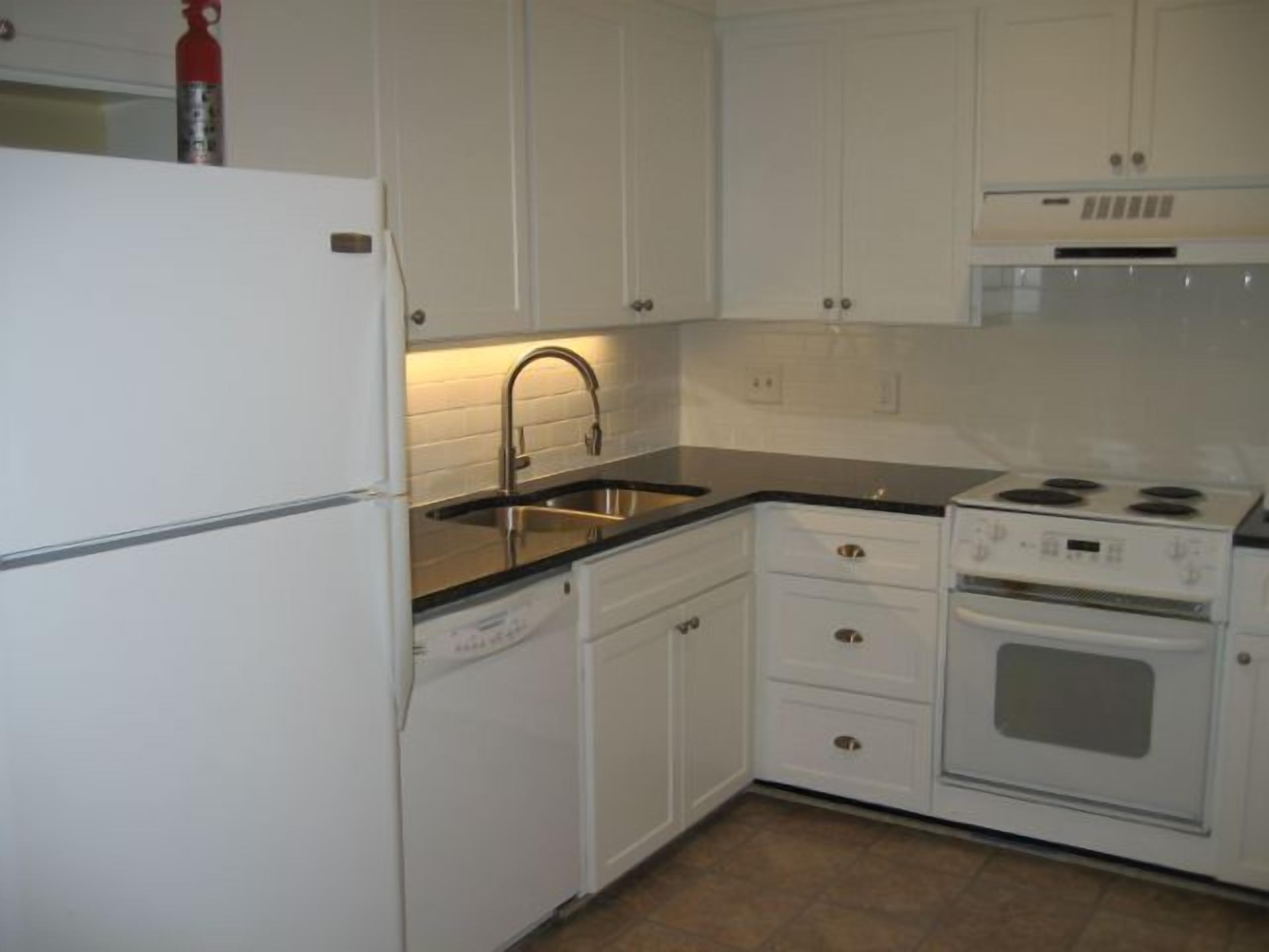 Pet Friendly Relaxing Cottage With Bicycles And Community Pool 