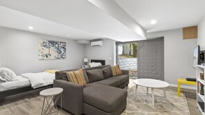 تلفزيون ذكي، مدفأة، ألعاب فيديو، برامج وأفلام نتفليكس