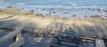 Familievennlig hus, stort oppvarmet basseng åpent til midten av oktober, landskapshager