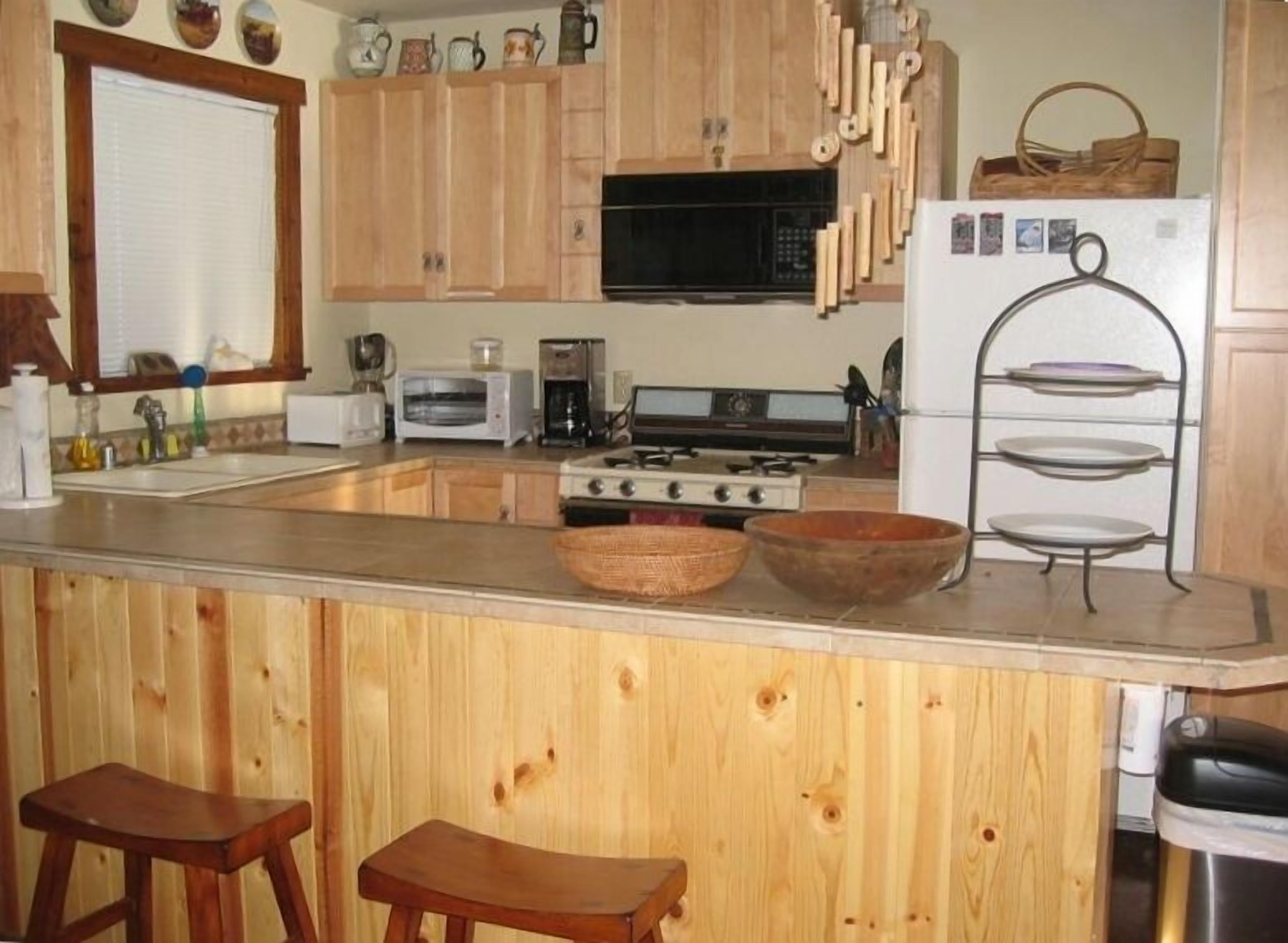 1st Class Cabin~In Town ~Walk Everywhere ~All Star Reviews!!