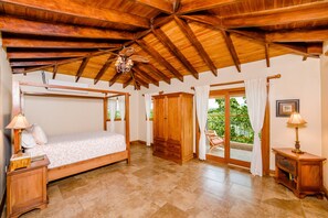 5 bedrooms, desk, free WiFi, bed sheets