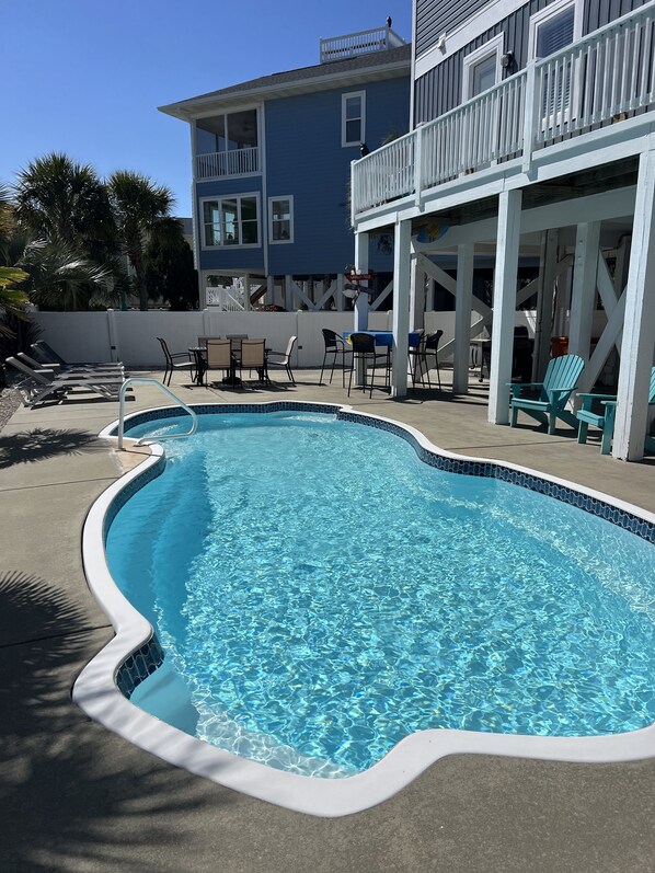 Utendørsbasseng og et oppvarmet basseng