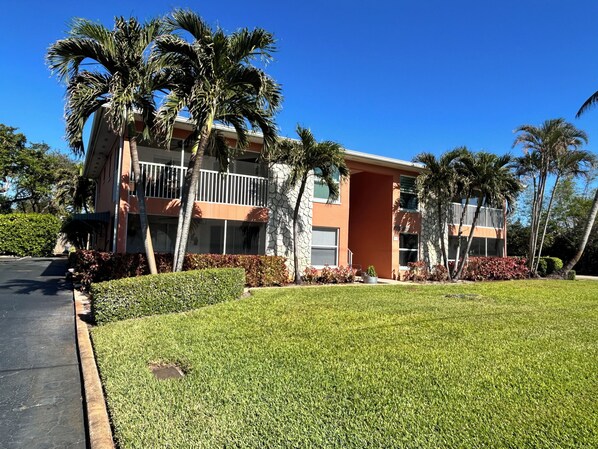 Exterior - Central Naples Condo (1 E) Close to beach. (Naples)