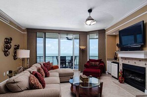 TV, peis og DVD-spiller