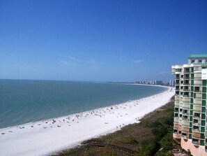 Am Strand, Liegestühle, Strandtücher