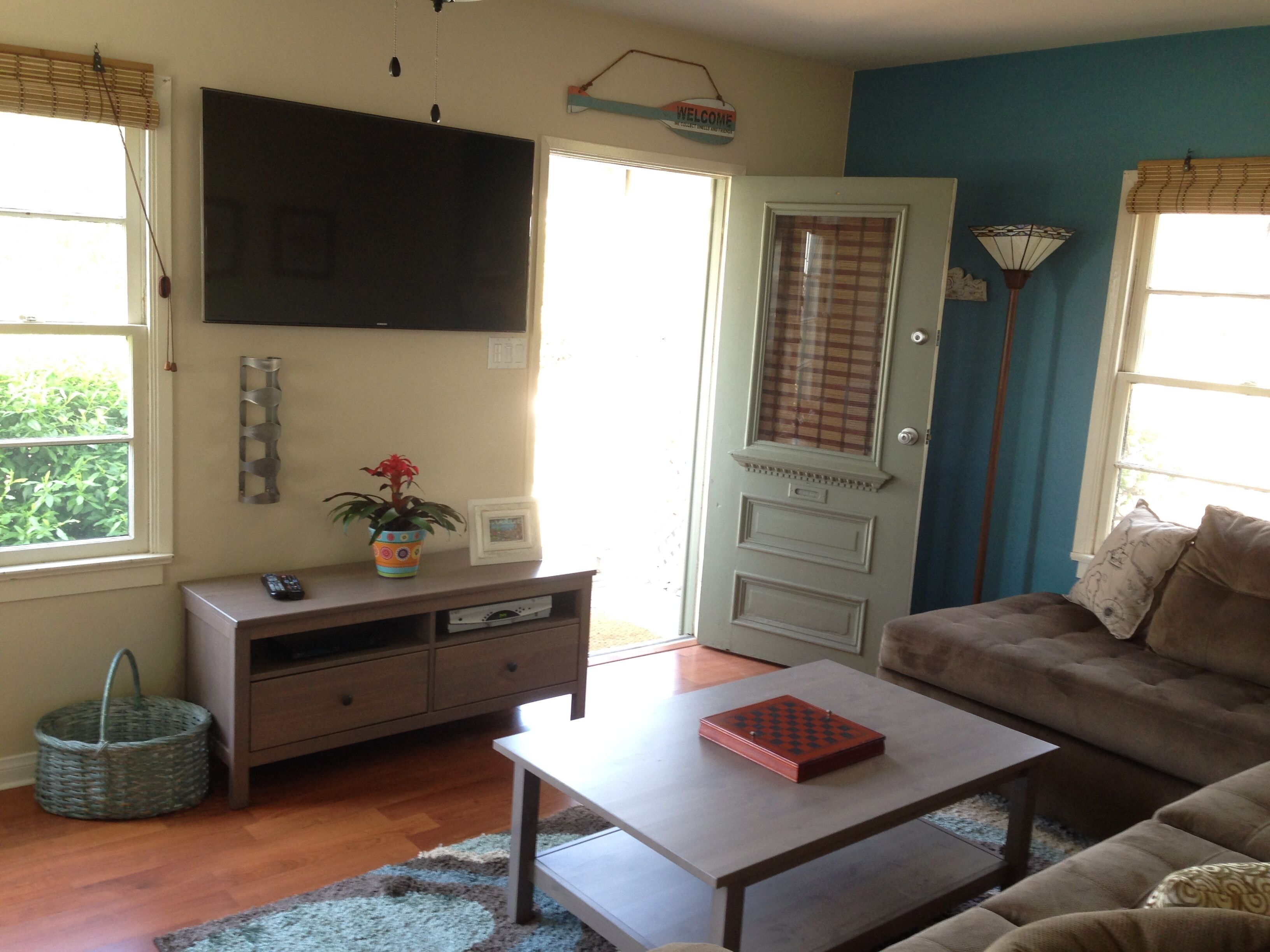 Pet Friendly Ocean View House / Cottage With Private Yard