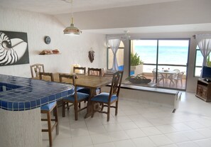 Dining -  Villas DeRosa-Three bedroom beach front condo on  the beach of Aventuras Akumal (Akumal)