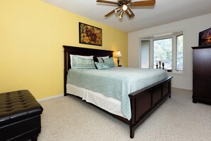 3 bedrooms, desk, iron/ironing board, travel cot