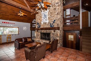 Interior - Indoor/Outdoor Pools!! Hot Tub! Steam Room! Sauna! (osage beach)