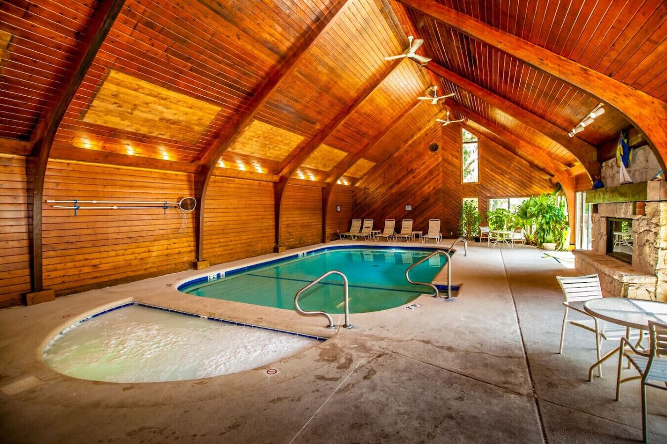 Piscina interna, piscina externa