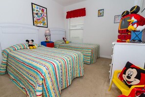 4 chambres, coffres-forts dans les chambres, fer et planche à repasser