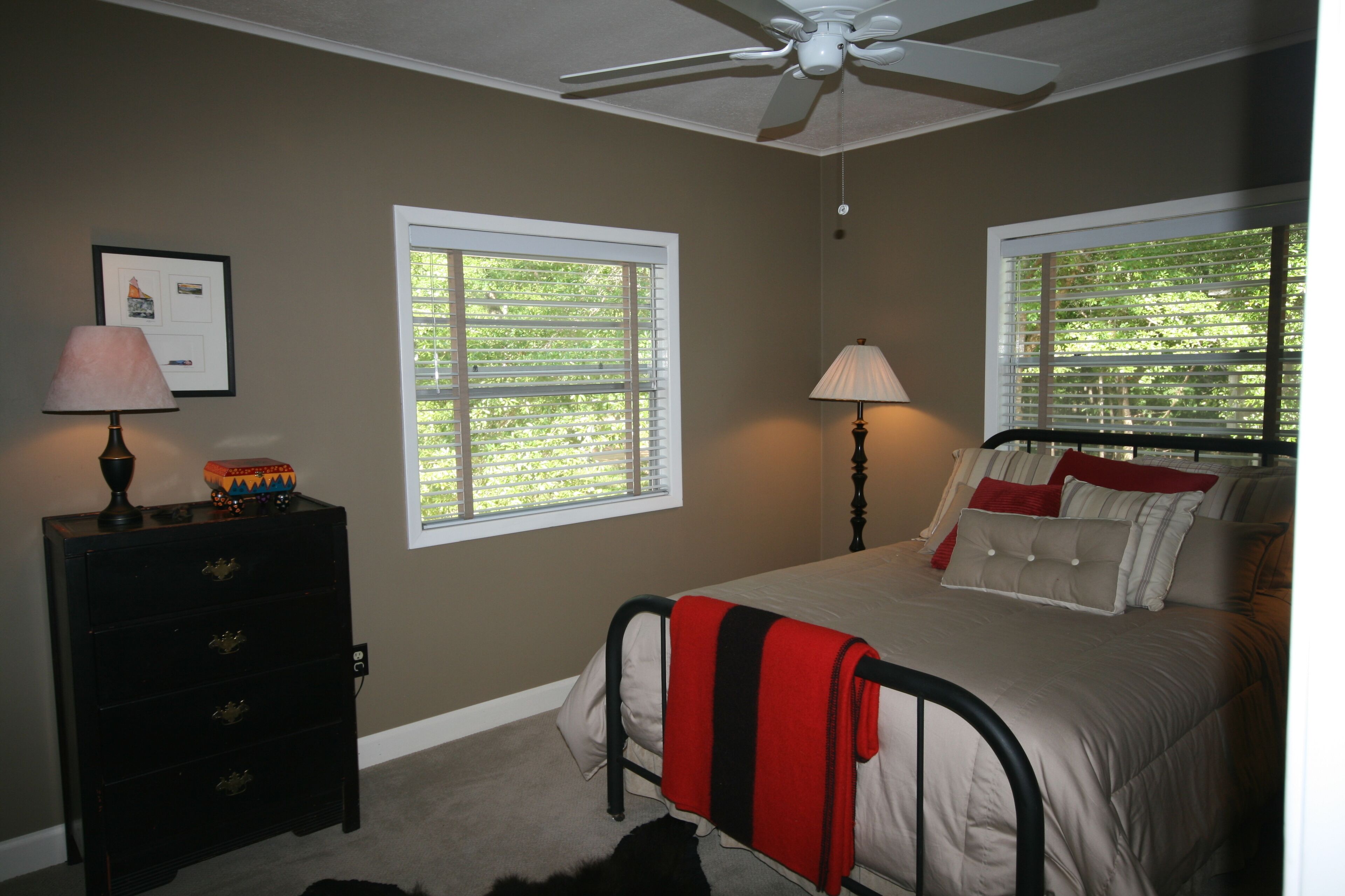 Unique, beautiful River Front Property w/canoeing, kayaking and wildlife viewing