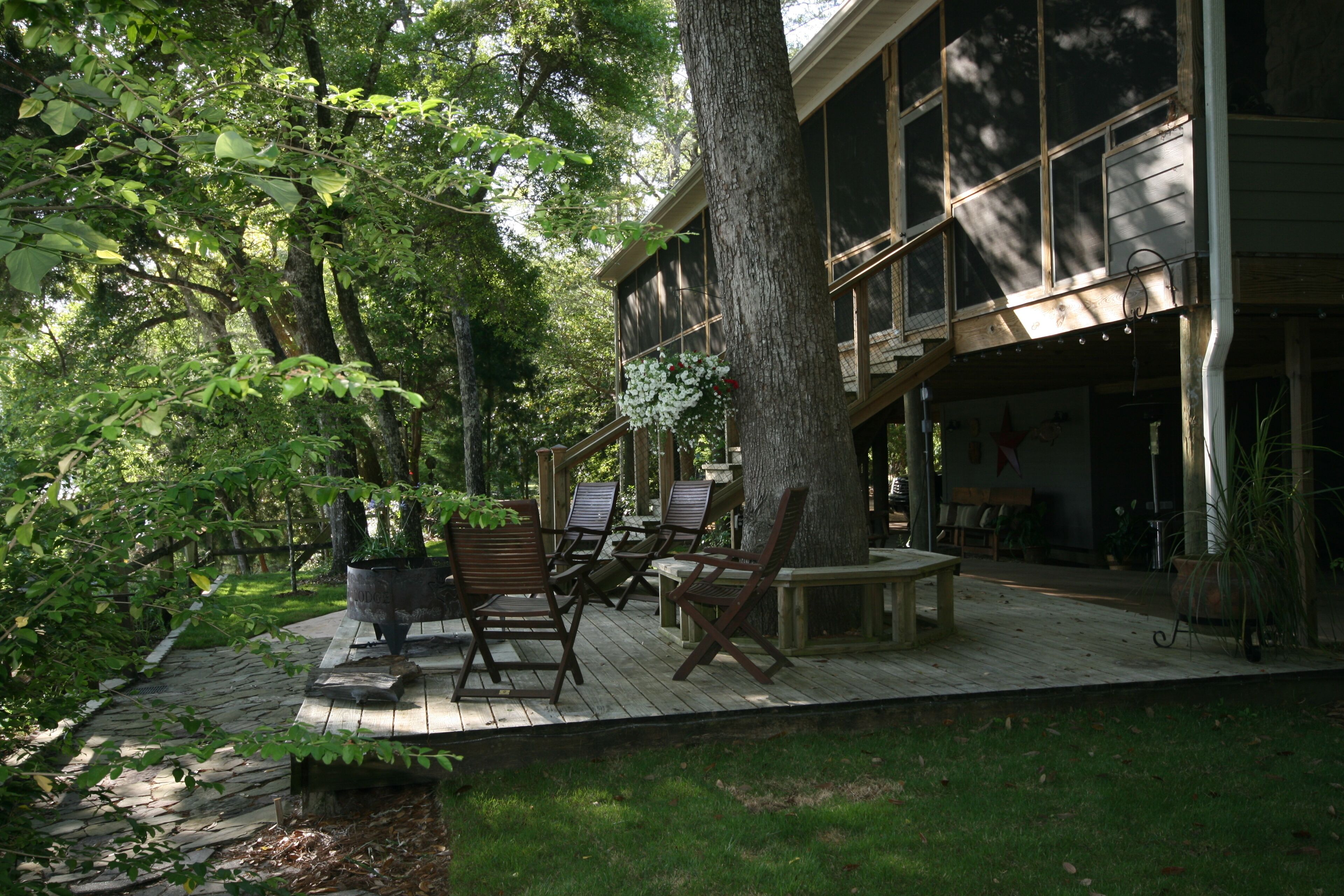 Unique, beautiful River Front Property w/canoeing, kayaking and wildlife viewing