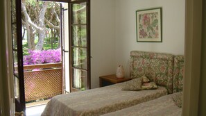 2 Schlafzimmer, Bügeleisen/Bügelbrett, Bettwäsche