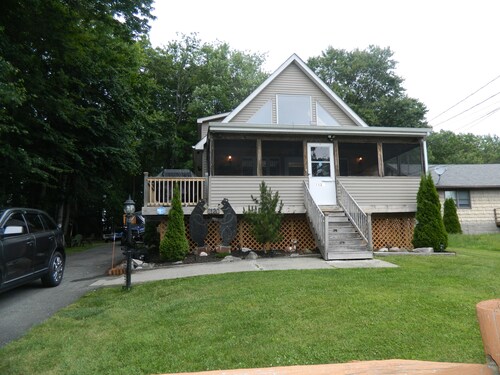 Beautiful Chalet with Private Lake Spot Near Popular Resorts - Wurtsboro NY!