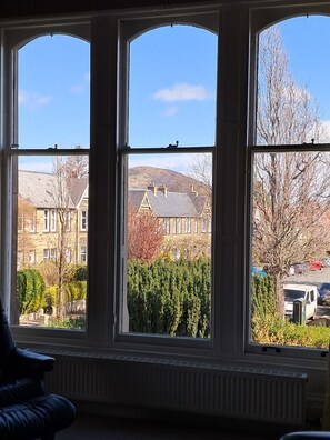 Interior - Lovely apartment with balcony in the Grange, close to Morningside & Marchmont. (Edinburgh)