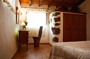 2 bedrooms, iron/ironing board, travel crib, internet - Rural house (El Pinar)