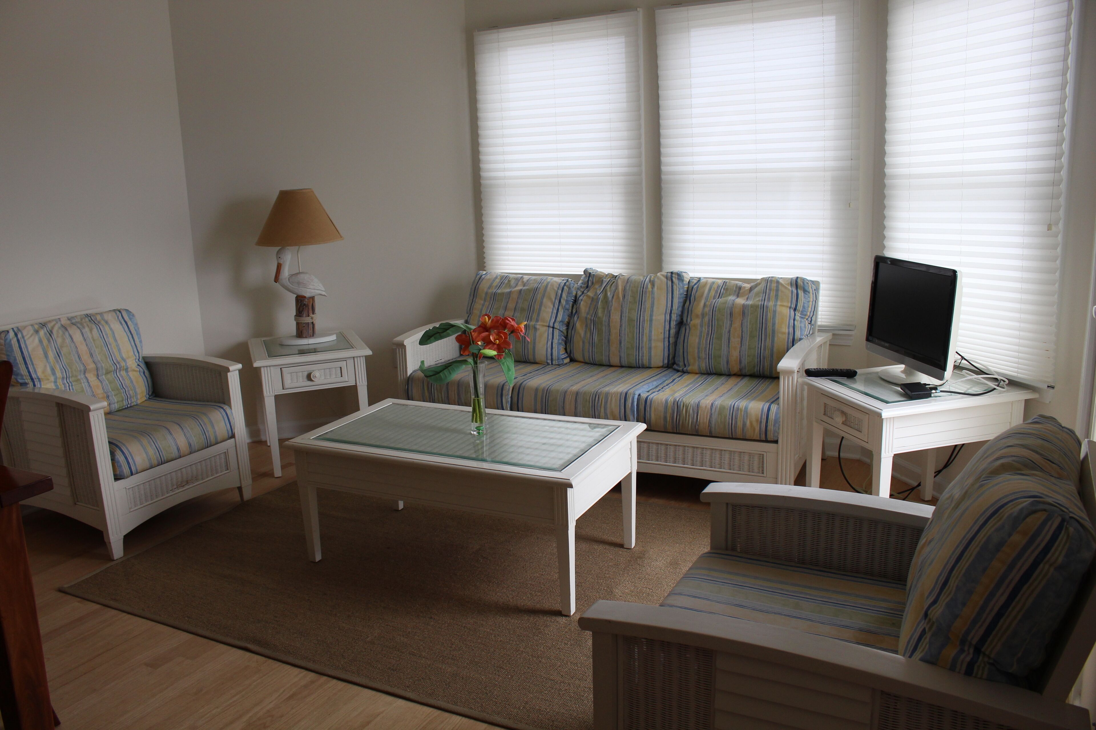  GOOD WEEKS STILL OPEN 6 Houses to Beach Pingpong,Foosball,Beach badges & chairs