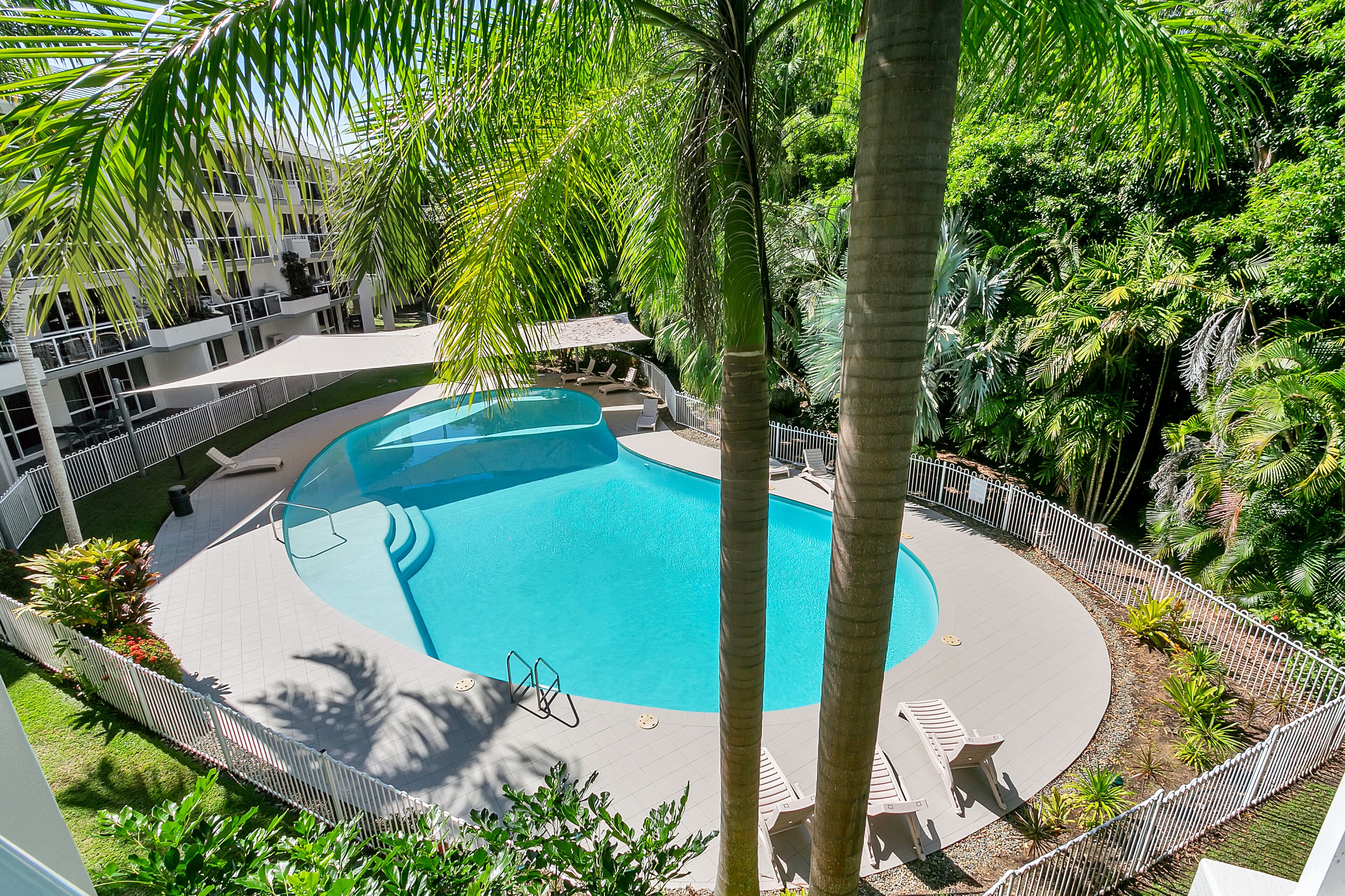 Large 3 BR 2 bath apt - free WiFi 