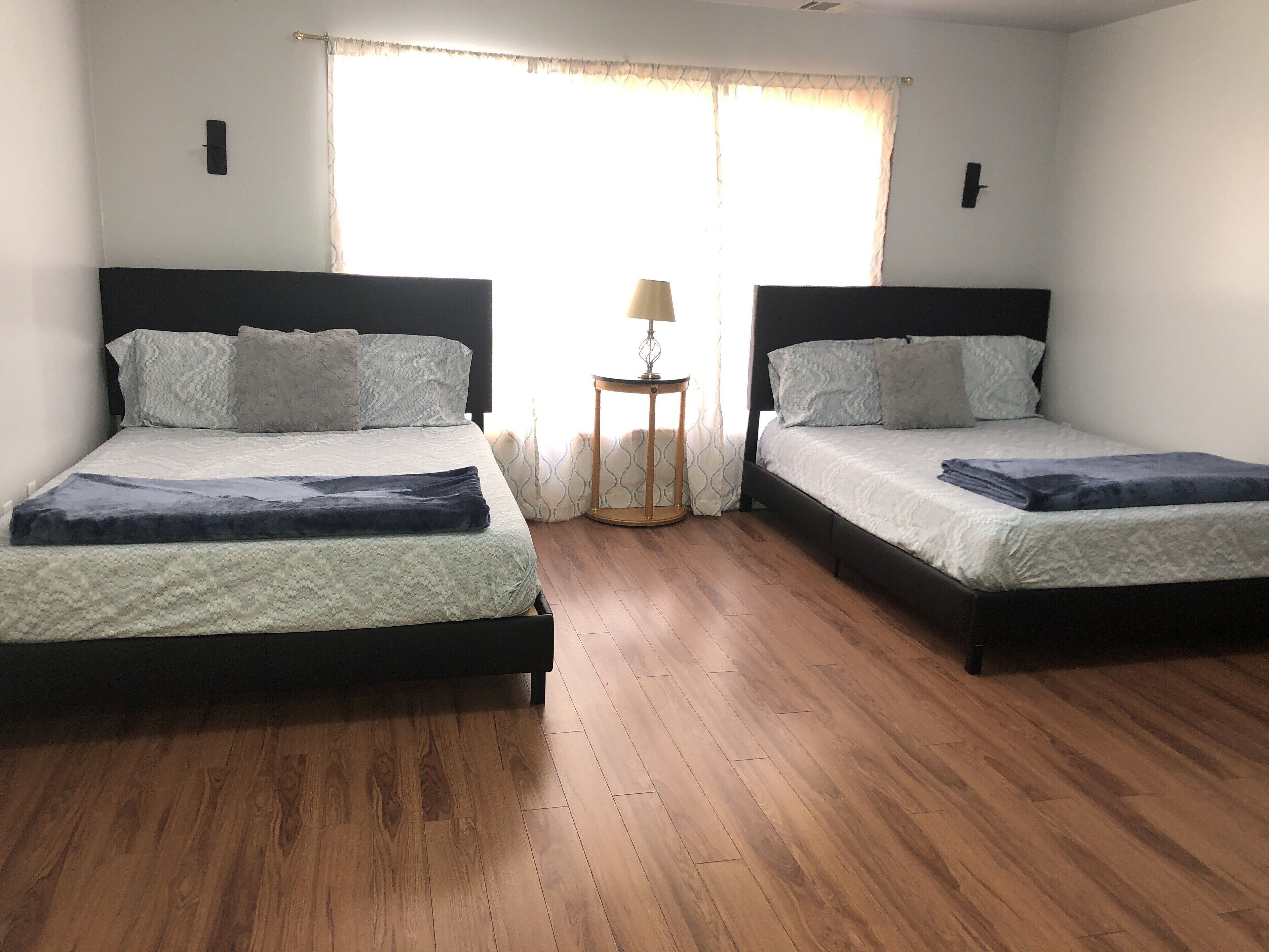 3 slaapkamers, een strijkplank/strijkijzer, wifi, beddengoed