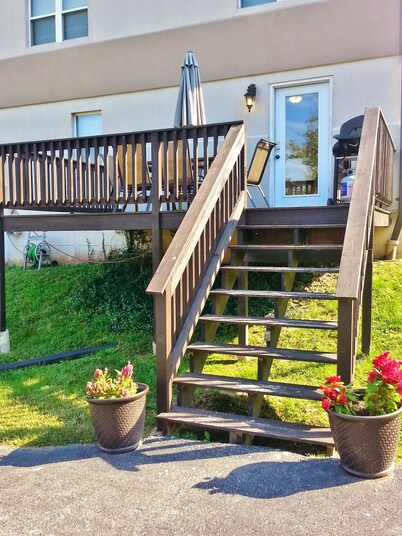 Villa's at Eureka Close Hidden Valley Ski Resort & St. Louis Attractions