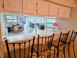 Kühlschrank, Mikrowelle, Geschirrspüler